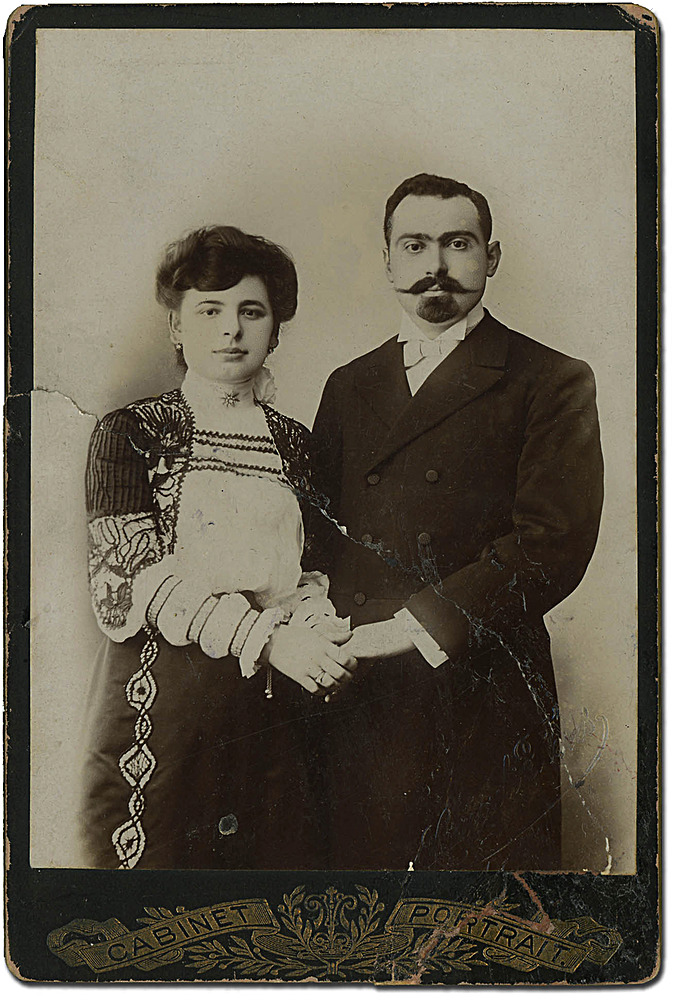 cacoulis couple standing 1000